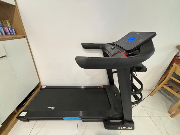 Máy chạy bộ Elip Q8